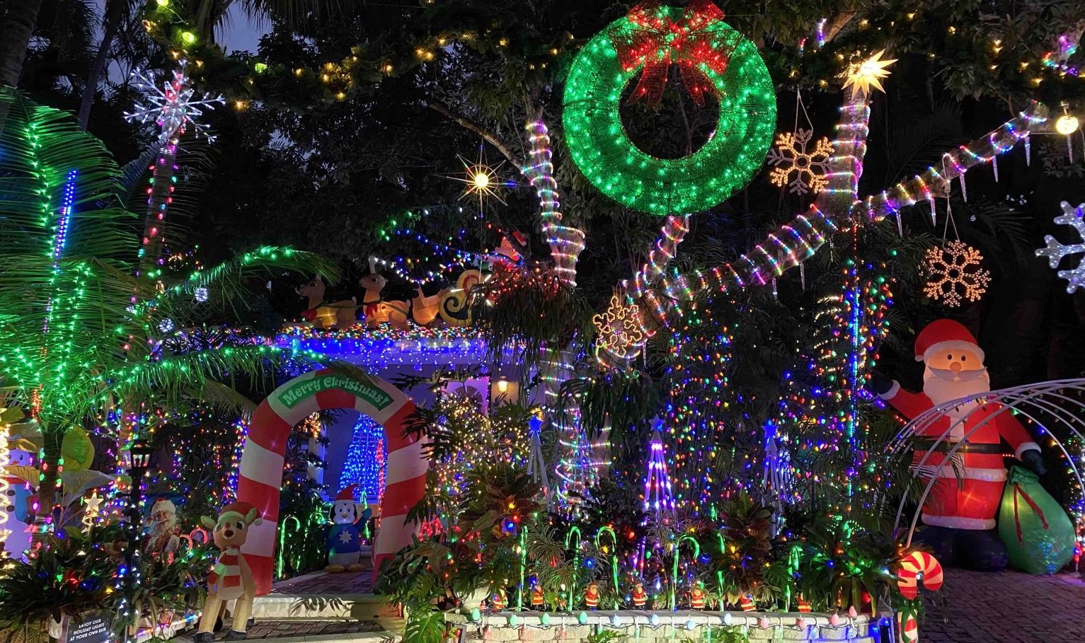 maison illuminée pour Noel à Coconut Grove